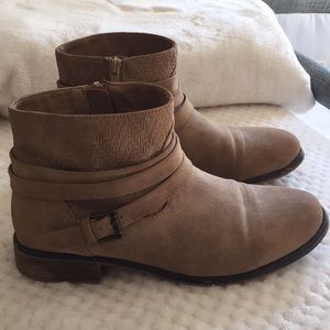 Roxy ankle boots